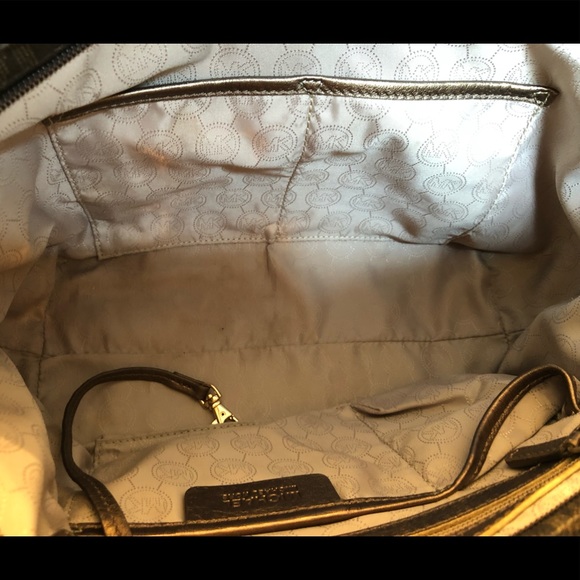 MICHAEL KORS Signature Handbag - Picture 5 of 6